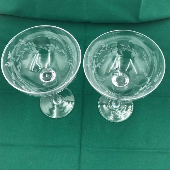Vintage Etched Glass Champagne Glasses - Picture 2 of 8